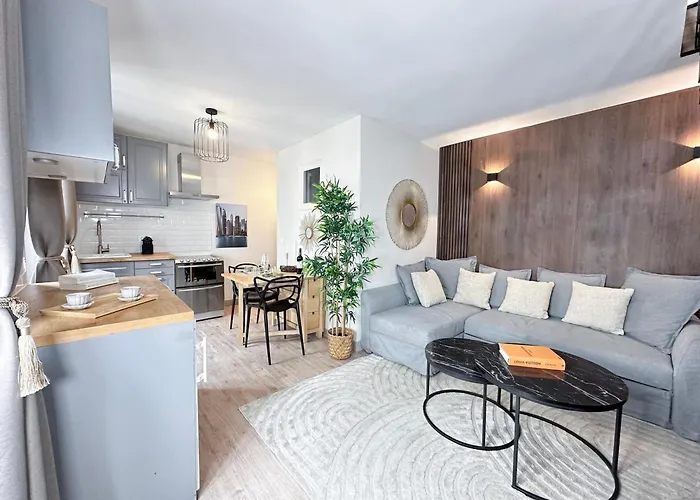 Stylish & Chic Duplex Near Eiffel Tower