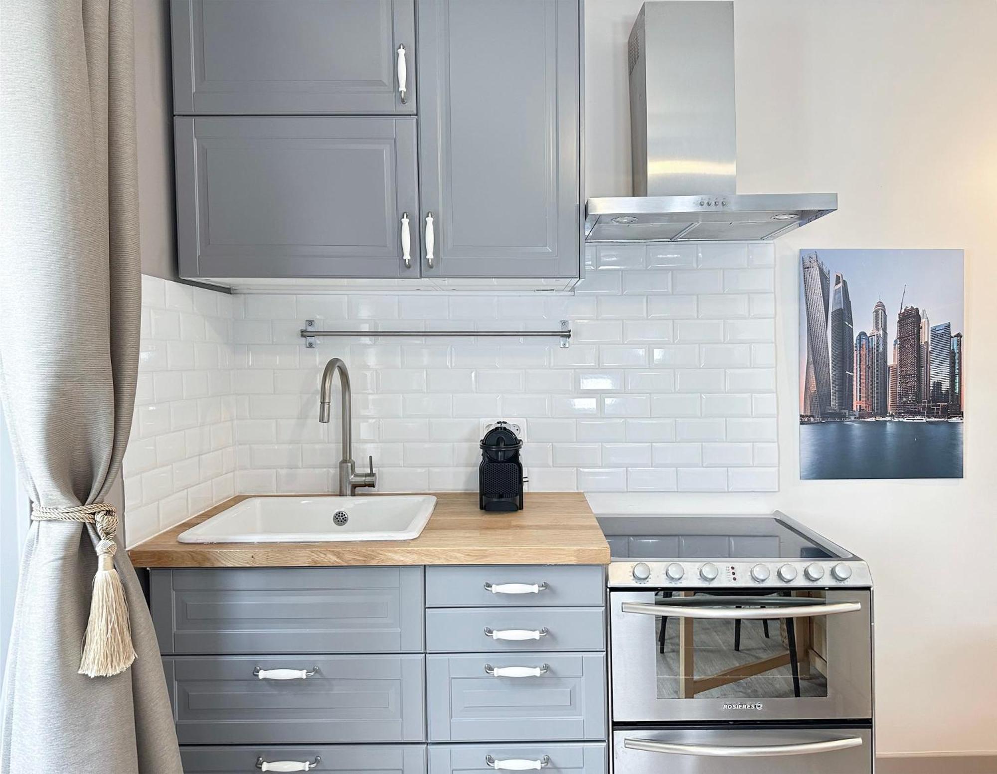 Stylish & Chic Duplex Near Eiffel Tower Apartment *