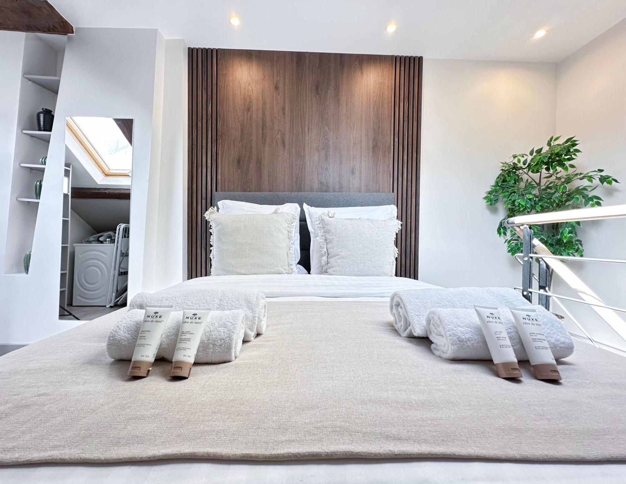 Apartment Stylish & Chic Duplex Near Eiffel Tower *