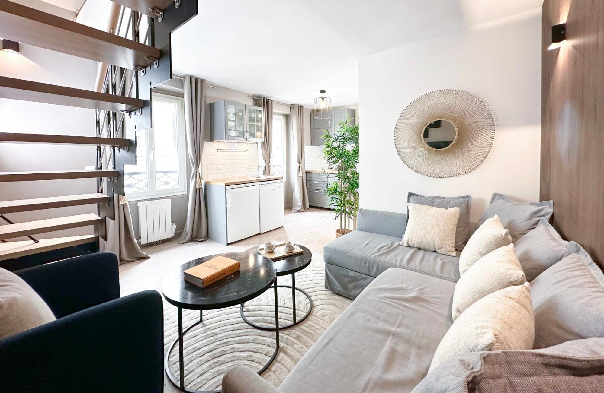 Stylish & Chic Duplex Near Eiffel Tower *