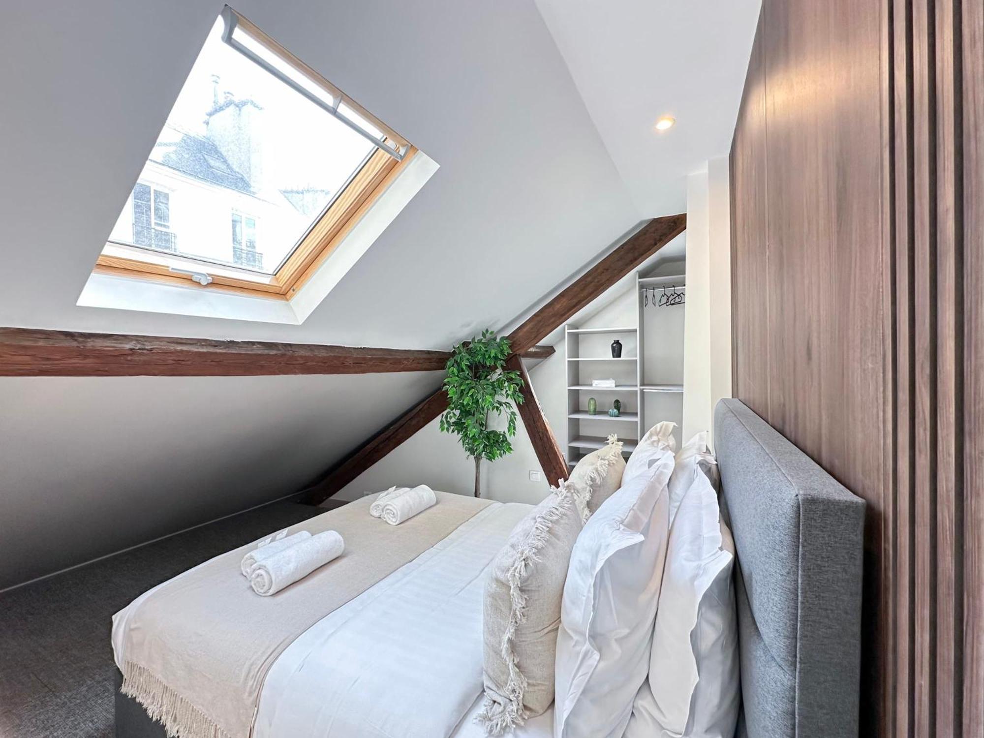 Apartment Stylish & Chic Duplex Near Eiffel Tower *
